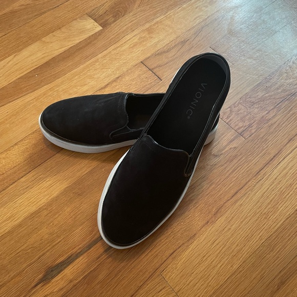 Vionic Shoes - Vionic Women’s Black Slip-Ons